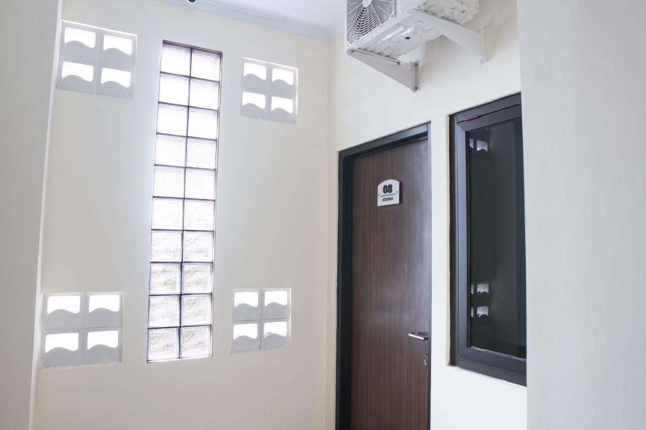 Kost Eksklusif Teduh Hostel Salakan Εξωτερικό φωτογραφία